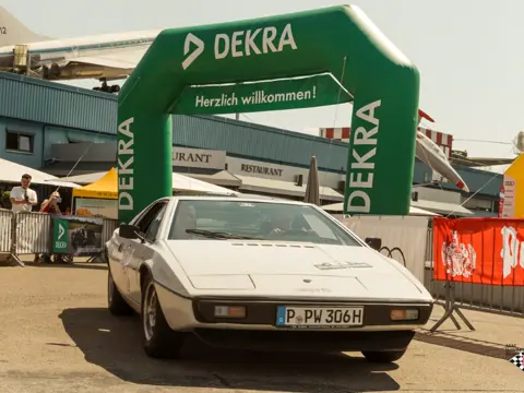 Lotus Esprit S1 chassis 414H registration P PW 306H historical archive photograph 5