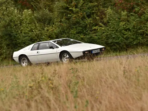 Lotus Esprit S1 chassis 414H registration P PW 306H historical archive photograph 8