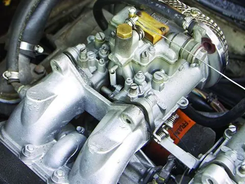 Lotus Esprit S1 chassis 017 YTR registration 017 YTR historical archive photograph 2