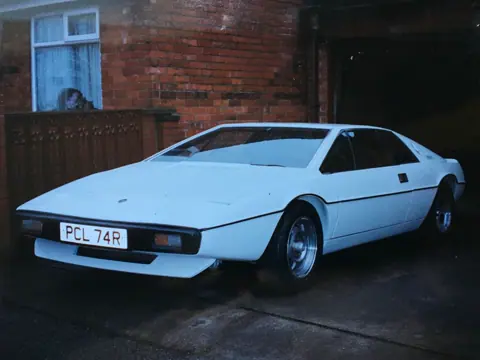 Lotus Esprit S1 chassis 107G registration PCL 74R historical archive photograph 3