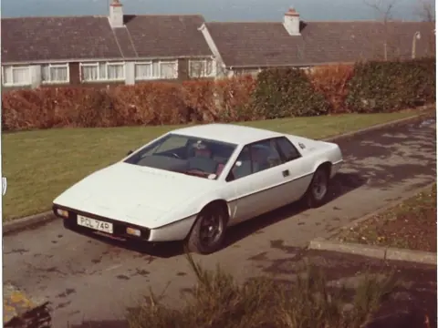 Lotus Esprit S1 chassis 107G registration PCL 74R historical archive photograph 2