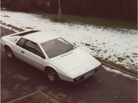 Lotus Esprit S1 chassis 107G registration PCL 74R historical archive photograph 1