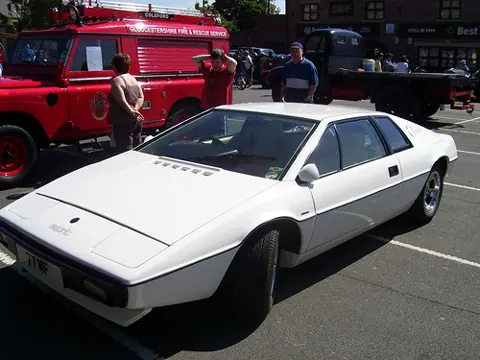 Lotus Esprit S1 chassis 108G registration RWO 503R and 77 MF historical archive photograph 3