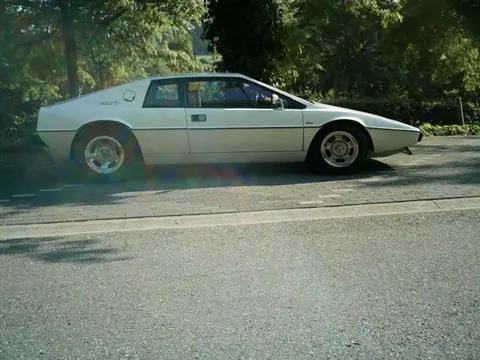 Lotus Esprit S1 chassis 122J registration OCJ 550 historical archive photograph 4