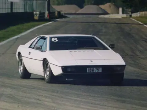 Lotus Esprit S1 chassis 122J registration OCJ 550 historical archive photograph 5