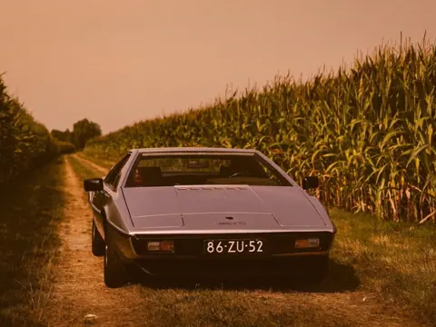 Lotus Esprit S1 chassis 155J registration OBK 759 and 86 ZU 52 historical archive photograph 4