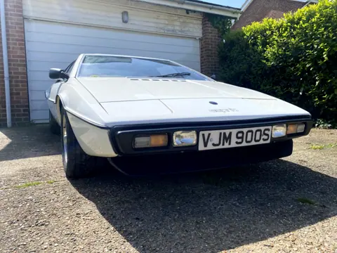 Lotus Esprit S1 chassis 194G registration 250 LOT and VJM 900S historical archive photograph 2