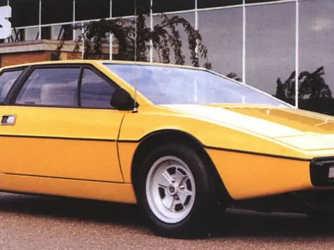 Lotus Esprit S1 chassis 196G registration RCL 377R historical archive photograph 3