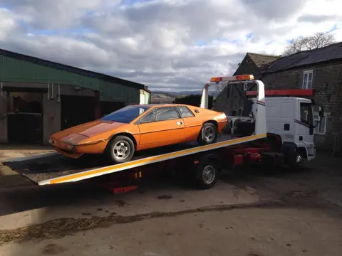 Lotus Esprit S1 chassis 216G registration XOD 470S historical archive photograph 3