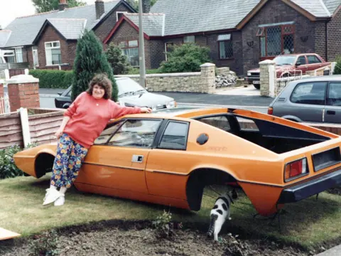 Lotus Esprit S1 chassis 216G registration XOD 470S historical archive photograph 31