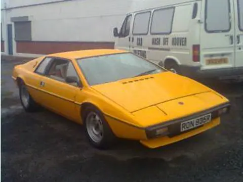 Lotus Esprit S1 chassis 226G registration RON 835R historical archive photograph 31