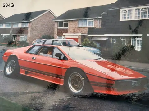 Lotus Esprit S1 chassis 234G registration RHV 800R and 335 FKM historical archive photograph 1