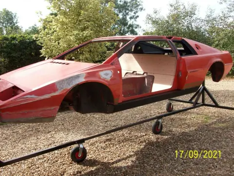 Lotus Esprit S1 chassis 234G registration RHV 800R and 335 FKM historical archive photograph 6