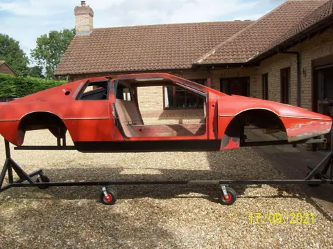 Lotus Esprit S1 chassis 234G registration RHV 800R and 335 FKM historical archive photograph 7