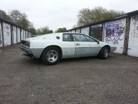 Lotus Esprit S1 chassis 240G registration UNO 354R historical archive photograph 1