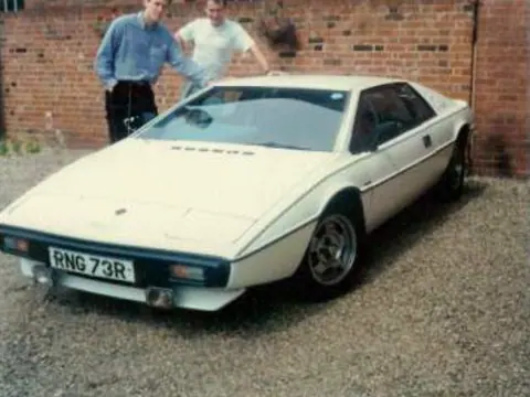 Lotus Esprit S1 chassis 241G registration RNG 73R historical archive photograph 5
