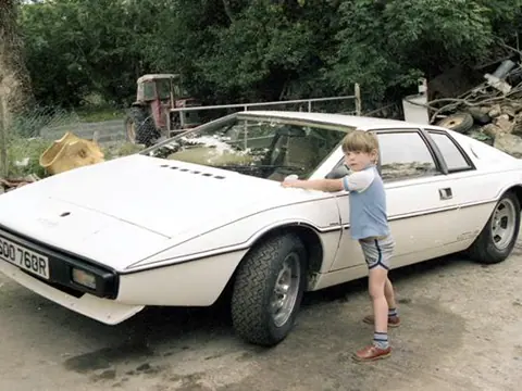 Lotus Esprit S1 chassis 242G registration SOO 768R historical archive photograph 1