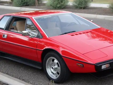 Lotus Esprit S1 chassis 271H registration OCC 110R and BPP 6303 historical archive photograph 46