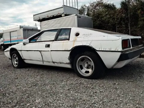 Lotus Esprit S1 chassis 282G historical archive photograph 4