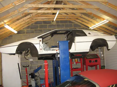 Lotus Esprit S1 chassis 321G registration VPK 92S historical archive photograph 9