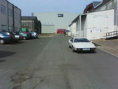 Lotus Esprit S1 chassis 344G registration SWS 13S and PPW 306K historical archive photograph 25