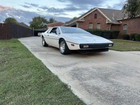 Lotus Esprit S1 chassis 351H registration BOND SUE historical archive photograph 9