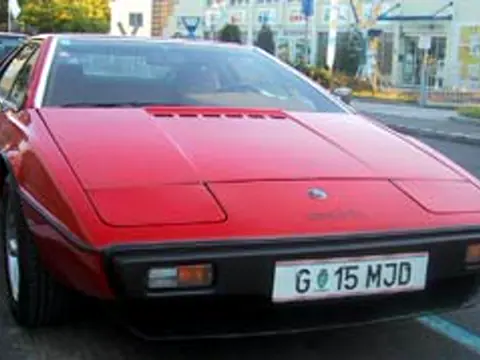 Lotus Esprit S1 chassis G 15 MJD registration G 15 MJD historical archive photograph 3