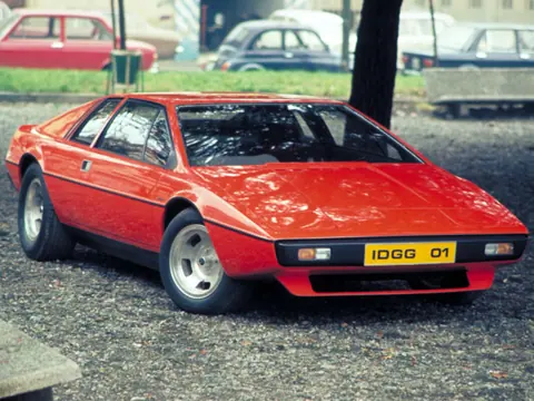 Lotus Esprit S1 chassis IDGG 01 registration IDGG 01 and ACBC 01 historical archive photograph 4
