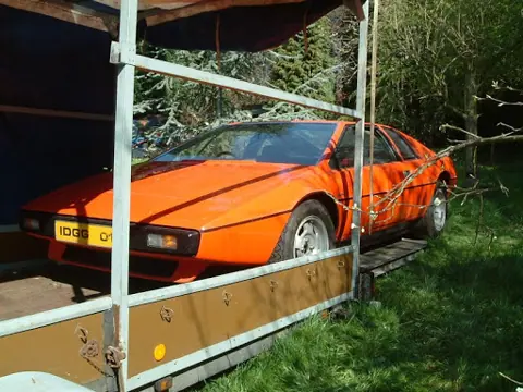 Lotus Esprit S1 chassis IDGG 01 registration IDGG 01 and ACBC 01 historical archive photograph 2