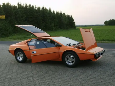 Lotus Esprit S1 chassis KR L 97H registration KR L 97H historical archive photograph 1